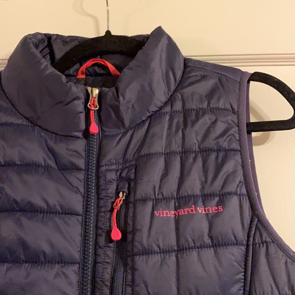 Vineyard Vines M The women’s mountain weekend vest puffer fall vest - Picture 2 of 5
